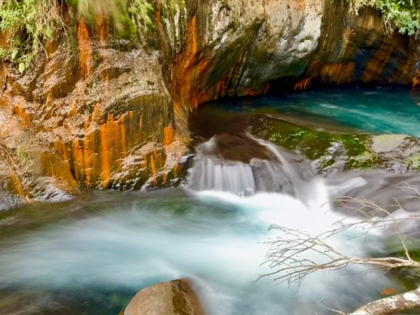 帖比倫峽谷瀑布與紅香溫泉2728690