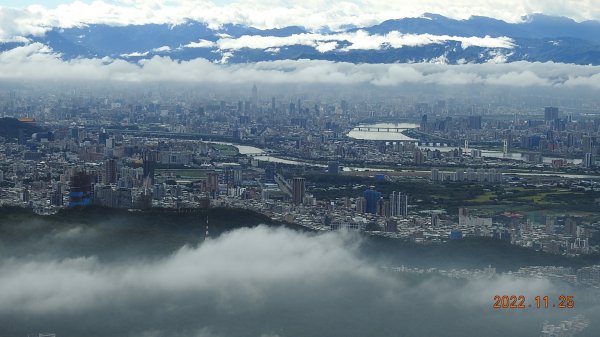 雲霧飄渺間的台北盆地&觀音山1926315