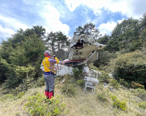 戒茂斯上嘉明湖下世新谷-二戰✈️-大鵬飛機✈️殘骸3046700
