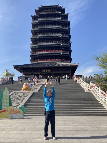 中國山東淄博海岱樓鍾書閣 - 中國最美書店；知味齋大飯店；夜訪周村古大街、開葷燒烤2776618