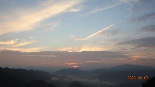 二格山日出火燒雲&藍天月亮雲海雲瀑6/7&8幻日(環/冰晶)2175061