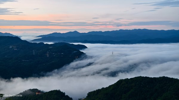 #二格路 #琉璃光 #二格山 #雲海流瀑 #日出 #火燒雲 6/293080050