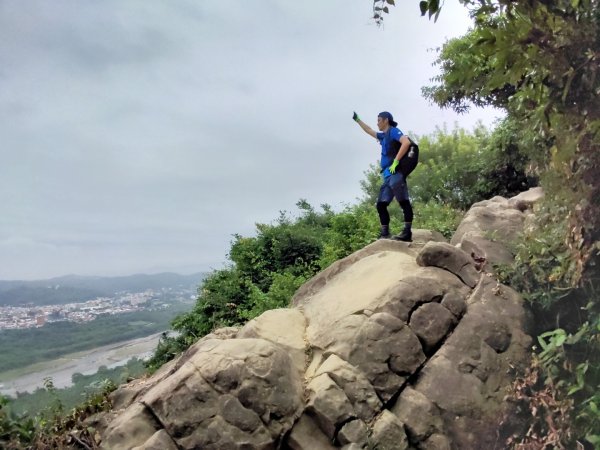 上上下下😭😭到底過了幾個山頭  旗靈縱走O繞1889023