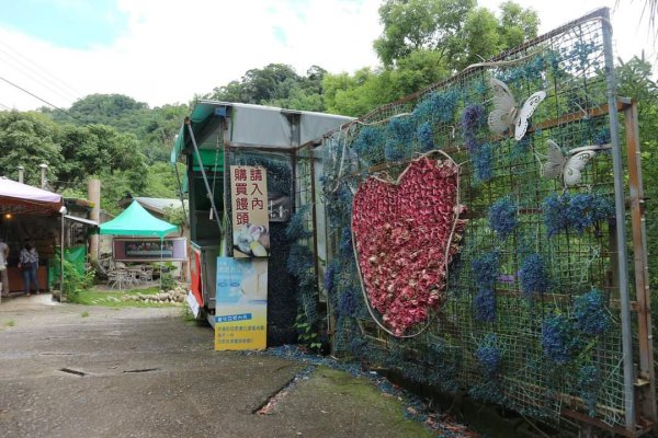 〔台中〕軍功寮山，大坑9號 10號步道。沿路都是攤販 市集的9號登山步道2278062