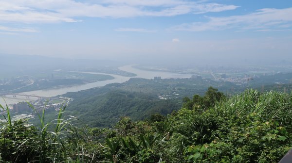 環行龍形支線步道上占山，增強(顯)標示與護繩