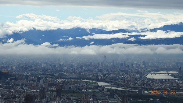 雲霧飄渺間的台北盆地&觀音山1926303