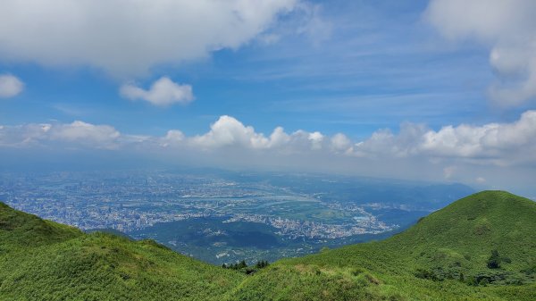 首嘗七星主東峰天晴 在隆隆雷聲背景音情境奔逃下山1743440