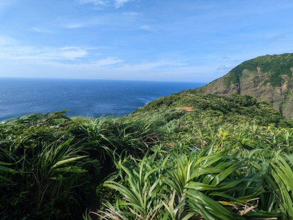 《蘭嶼》小天池、燈塔。鰭尾山。虎頭坡/饅頭山。拼板舟1736430