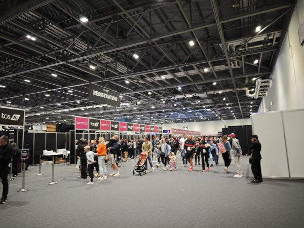 2025_0425 倫敦馬拉松順遊西歐 D7b(領倫敦馬拉松參賽物資)2793718