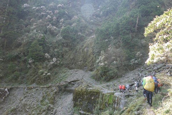 用雙腳看台灣-大南三段-六順山~七彩湖580535