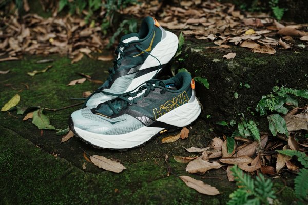 HOKA Speedgoat 7 評測｜從4、6 到 7，它終於找回我喜歡的腳感
