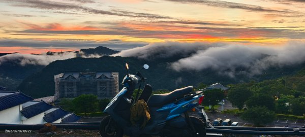#新店四十份 #翡翠水庫 #日出 #雲瀑 #火燒雲 #雲海 9/23114387