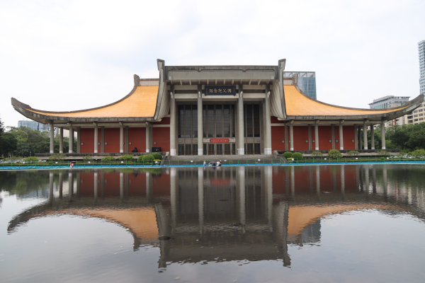 2025-05-20 國父紀念館連走松山文創園區─翠湖→映池→國父紀念館→大巨蛋→松山文創園區→生態景觀池→松菸伙新仁農園→巴洛克花園