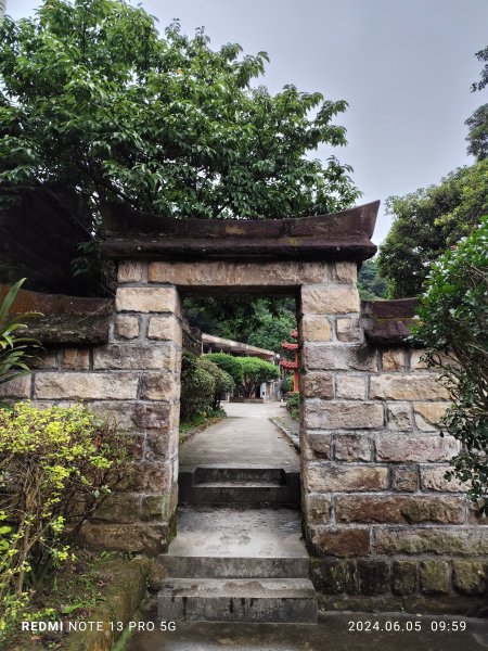 走訪新北市中和區及土城區的名勝古蹟：圓通禪寺、牛埔頭山、新加坡山2518396