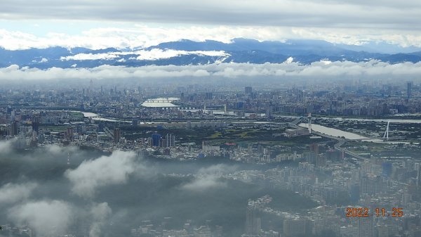 雲霧飄渺間的台北盆地&觀音山1926300