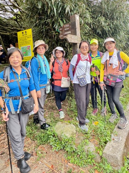 大屯山(小百岳# 001) &小油坑山2898847