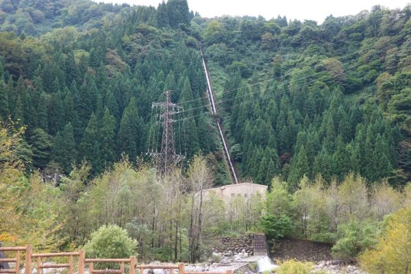 [立山黑部〕一天內七種交通工具。立山車站 美女平 彌陀原  室堂 立山 大觀峰 黑部平 黑部湖 扇沢2304914