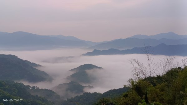 石碇趴趴走追雲趣-差強人意的日出&雲海3/172454788