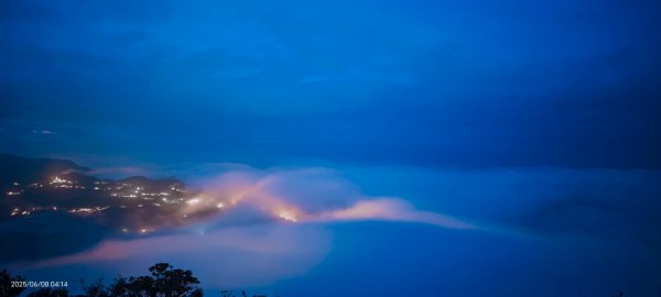 二格山 #琉璃光 #雲海流瀑 #雲瀑 #火燒雲 #霞光 #斜射光 #日出 6/82805831