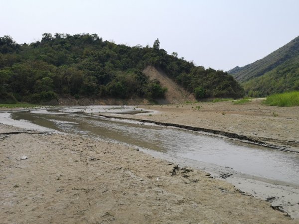 泳渡進入大地谷957175