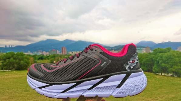 hoka one one napali 2