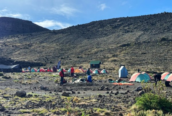 吉利馬札羅北方環線（Kilimanjaro Northern Circuit trek）2415780