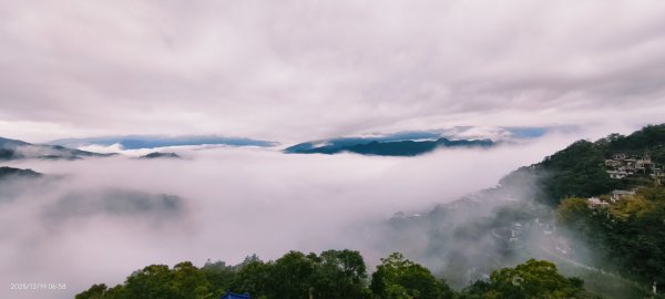 石碇趴趴走追雲趣 #琉璃光 #雲海 #雲瀑 12/192965273