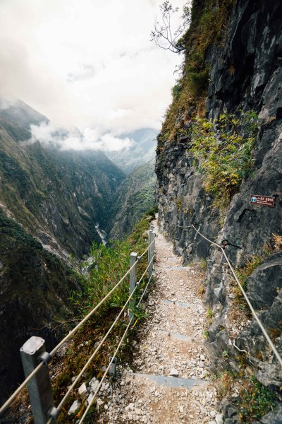 錐麓古道 Zhuilu Old Road ・走在徒手刻鑿的大理石山壁中【Silent Hiking】2434700