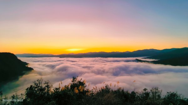 #新店四十份 #翡翠水庫壩頂 #覺真宮 #雲海 #日出 #雲瀑 #霧虹 1/52977309