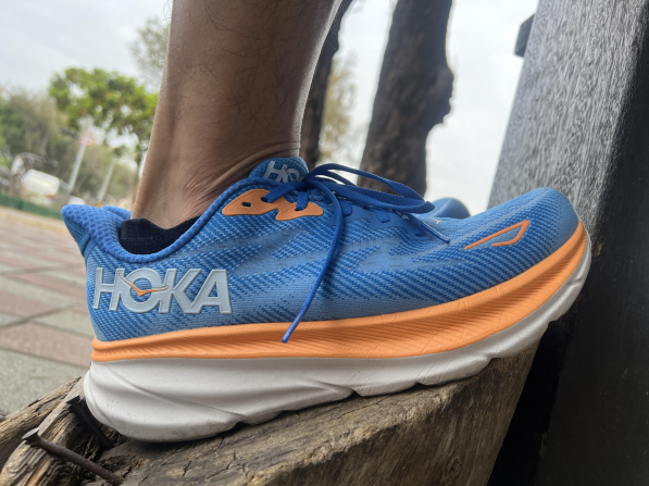 HOKA Clifton 9 跑鞋經典重生，科技驅動瞬間提升跑步體驗！ | 網誌