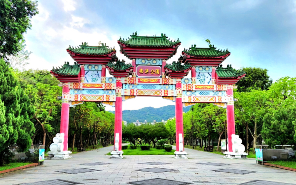 南港公園，後山埤公園登山步道，昆陽公園，東新埤賞鳥步道，松山療養所日式宿舍群