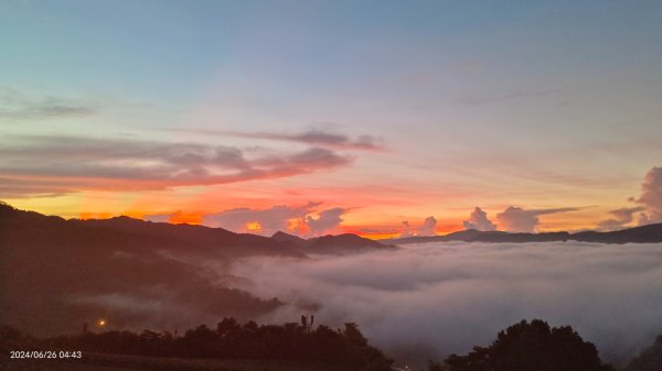 坪林趴趴走追雲趣 - 日出火燒雲雲海&觀音圈6/26 & 302535221