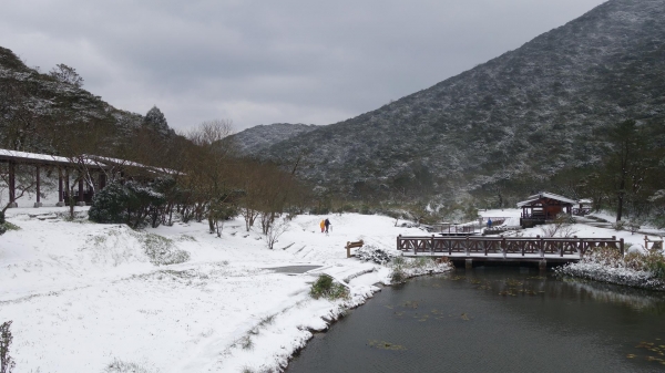 大屯主峰連峰步道，銀白世界的震撼28803