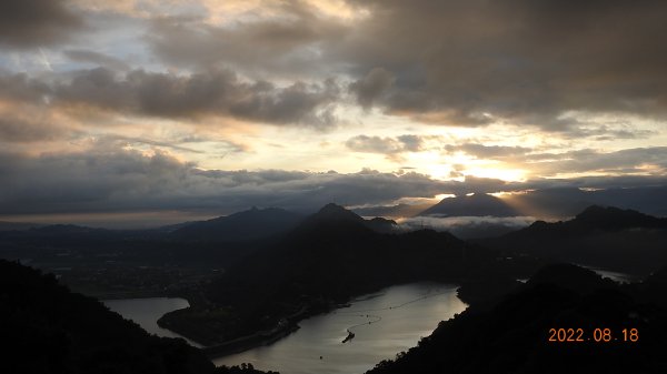 佛陀世界追日出/雲海功敗垂成(俯瞰石門水庫)1810495