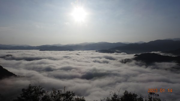 翡翠水庫壩頂/新店四十份公墓雲海+斜射光，個人在此最有層次最美的一次雲海1993126