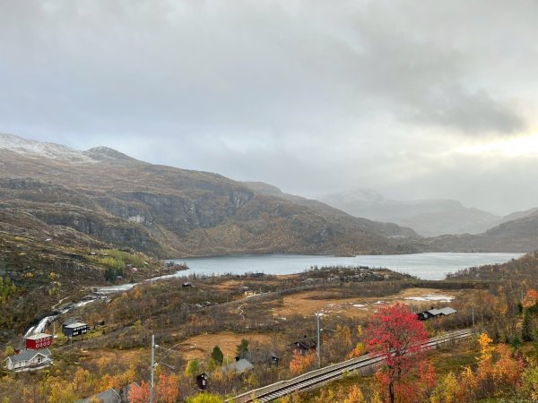 Norway-Myrdal-VATNAHALSEN HOTEL-湖邊健行2917766