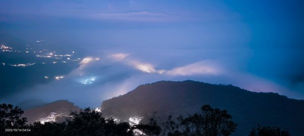 #二格山 #霧裡看花 #琉璃光 #曙光 #日出 #雲瀑 #雲海流瀑 10/142914027
