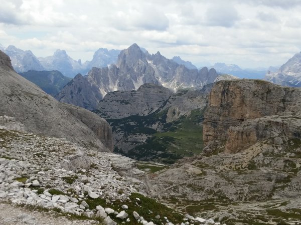 義大利多洛米提山748713