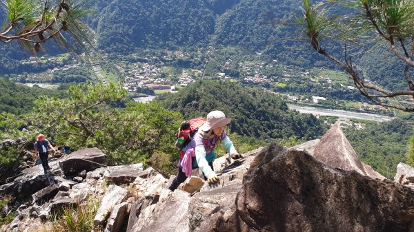 德芙蘭經東南稜上東卯山20190907676070