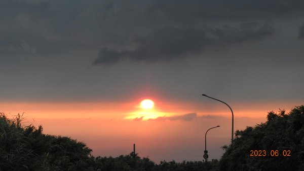 雲山水花鳥蝶 - 天龍國阿伯的日常6/2飛碟雲?上帝光 ?2170595