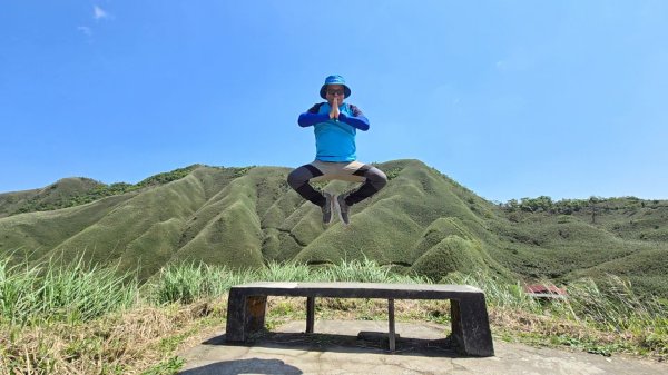 神級景點抺茶山，爬抹茶山的最佳季節，沿路桐花地毯，層層疊疊的山巒，壯闊的山谷2774469