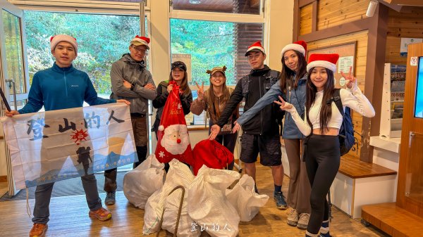 扛37公斤的垃圾下山｜玉山前峰聖誕淨山行｜登山的人另一種過節方式｜