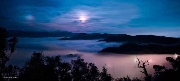 跟著雲海達人山友追雲趣 #琉璃光 #雲海流瀑 #日出雲海 #火燒雲 6/102808473