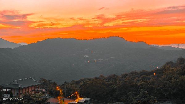 #新店四十份 #翡翠水庫壩頂 #日出 #雲海 #火燒雲 #藍腹鷴 5/203057606
