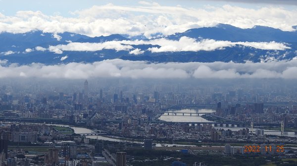 雲霧飄渺間的台北盆地&觀音山1926305