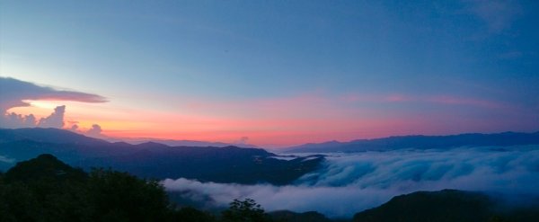 石碇趴趴走追雲趣 - 夜景 #琉璃光雲海流瀑 & 曙光火燒雲 & 藍天 #雲海流瀑 7/1&102539213