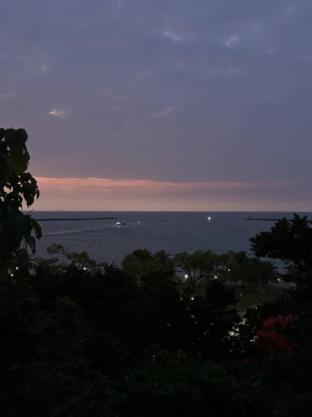 在西子灣和小王子一起看海上日落3078956