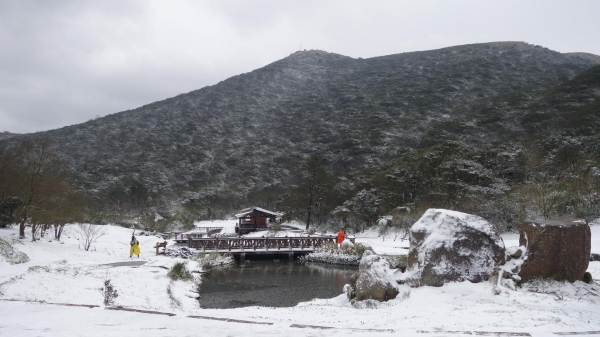 大屯主峰連峰步道，銀白世界的震撼28774