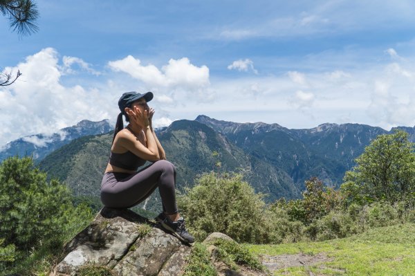 【鹿林山、麟趾山】夏日享受天然冷氣，散步欣賞玉山群峰和阿里山山脈2558784