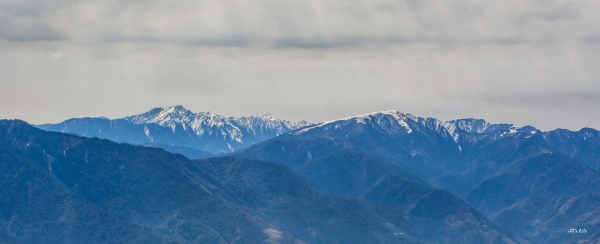 梅雨前的殘雪 志佳陽攝